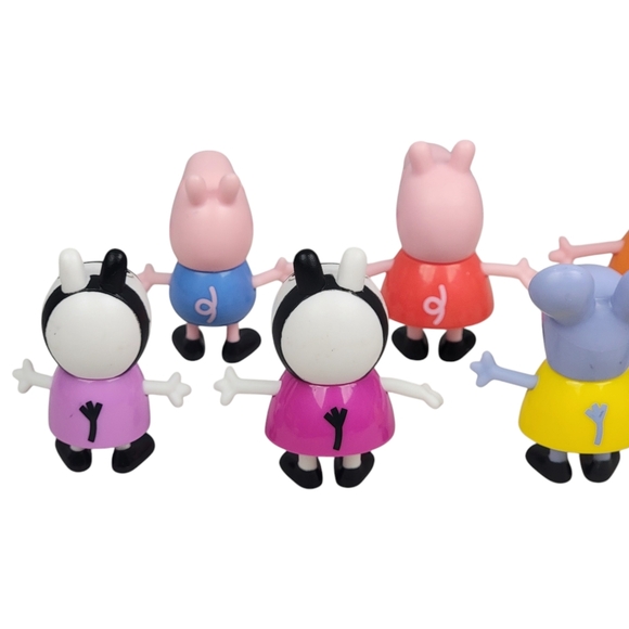 Peppa Pig Carry Case with 9 Figures - Hasbro 2021 - Picture 5 of 11